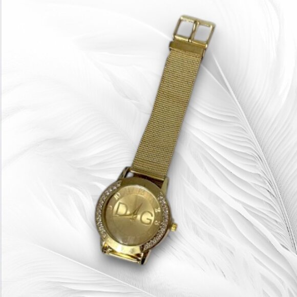 Gold Designer-Inspired Mesh Band Watch - Picture 5 of 5